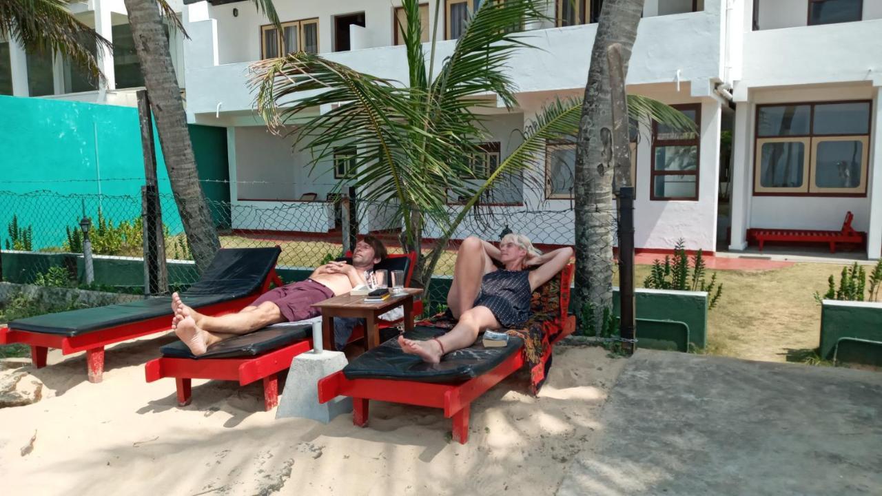 New Seaside Inn Hikkaduwa Exterior photo